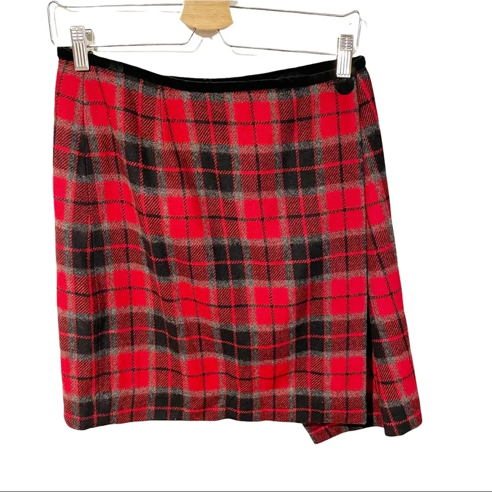 Liz Sport Vintage Y2K Size 10 Red Wool Plaid Wrap Mini Skirt Women‎